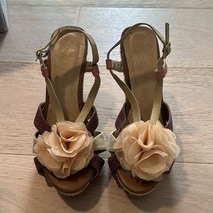 Flower wedges